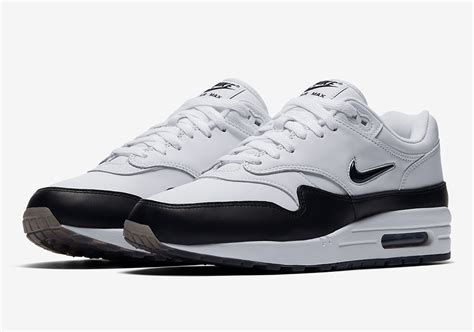 nike jewell schwarz weiß|Buy Air Max Jewell Shoes: New Releases & Iconic Styles .